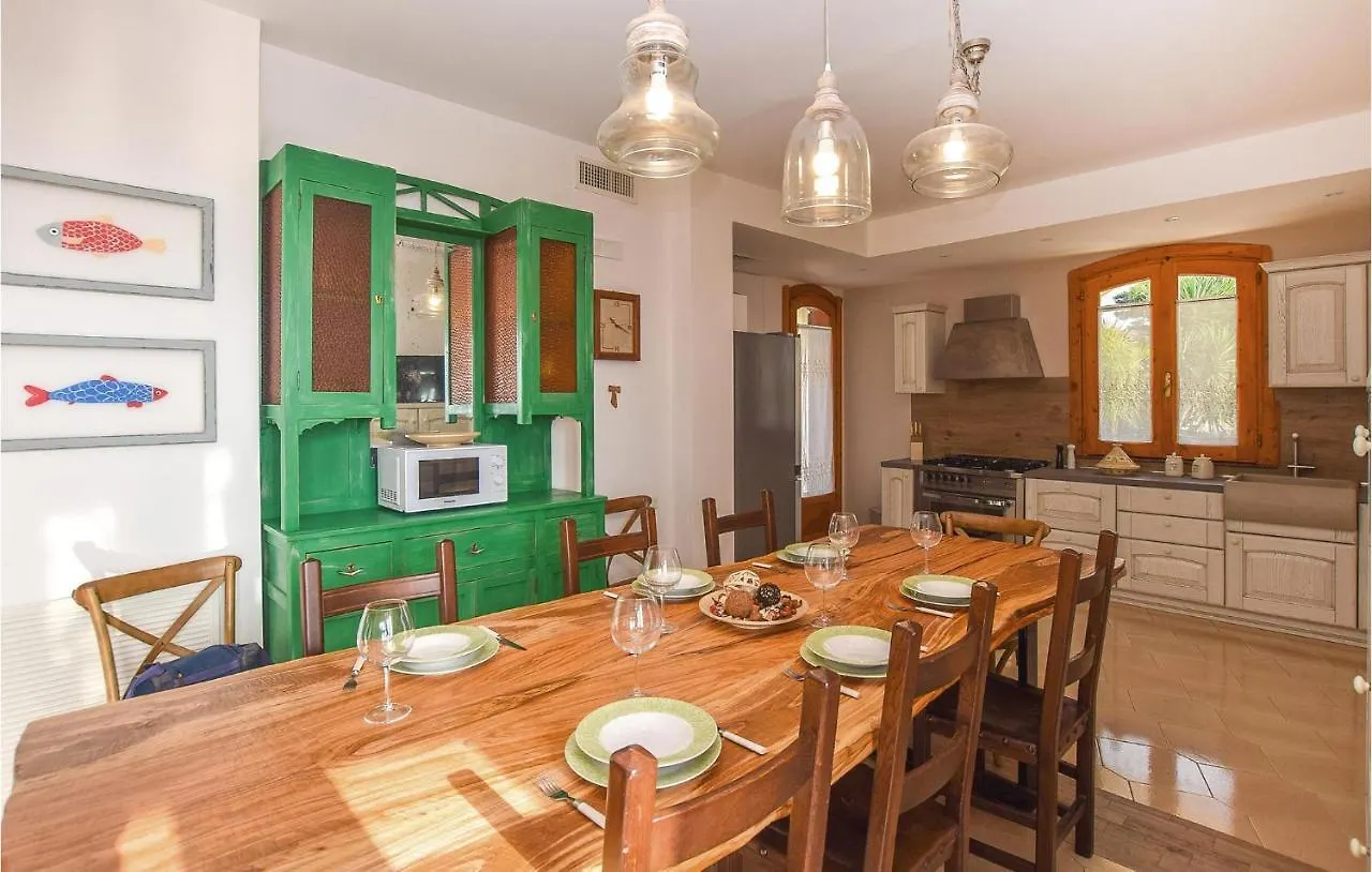 別荘 Cozy Home In Ragusa With Outdoor Swimming Pool イタリア