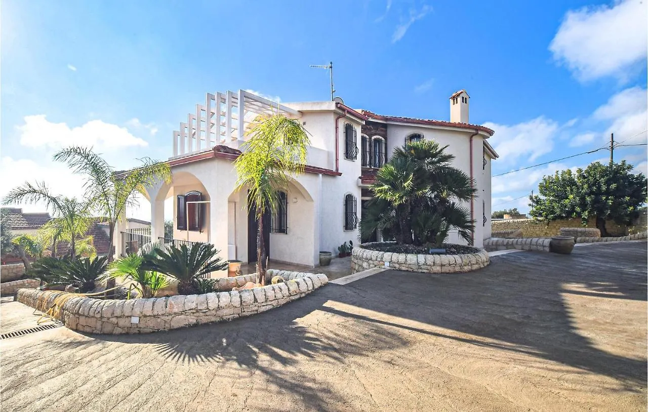 Cozy Home In Ragusa With Outdoor Swimming Pool イタリア