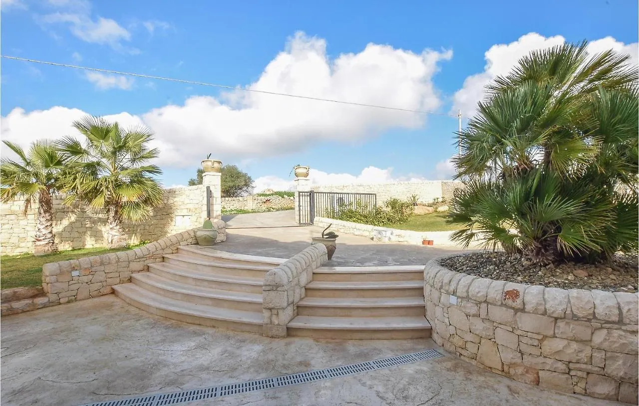 Cozy Home In Ragusa With Outdoor Swimming Pool 0*,  איטליה